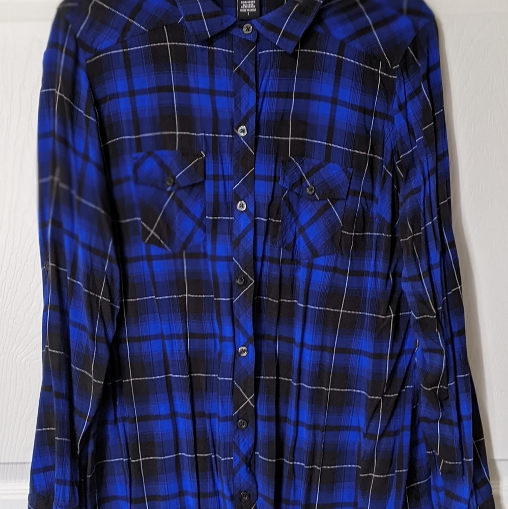 TORRID Blue & Black Plaid Button Up - Size 1
